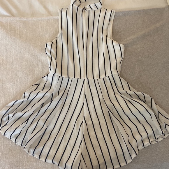 LF Rumor Pinstripe Romper with Choker - Picture 4 of 5